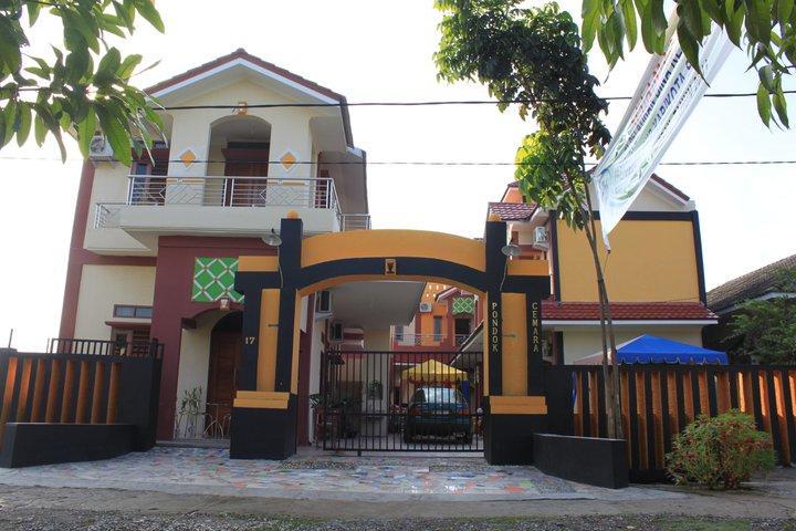 Pondok Cemara Hotel Medan Exterior photo