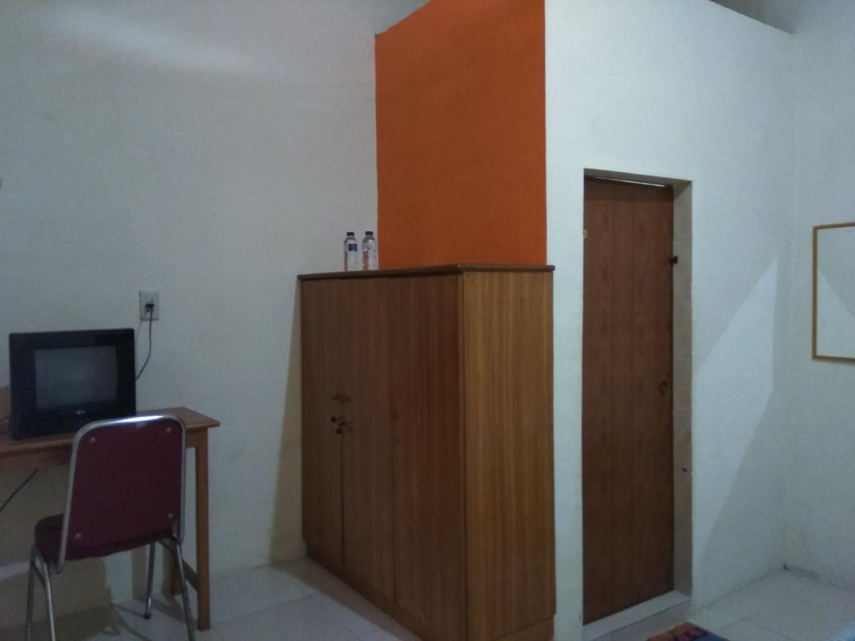 Pondok Cemara Hotel Medan Exterior photo