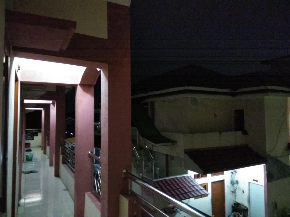 Pondok Cemara Hotel Medan Exterior photo