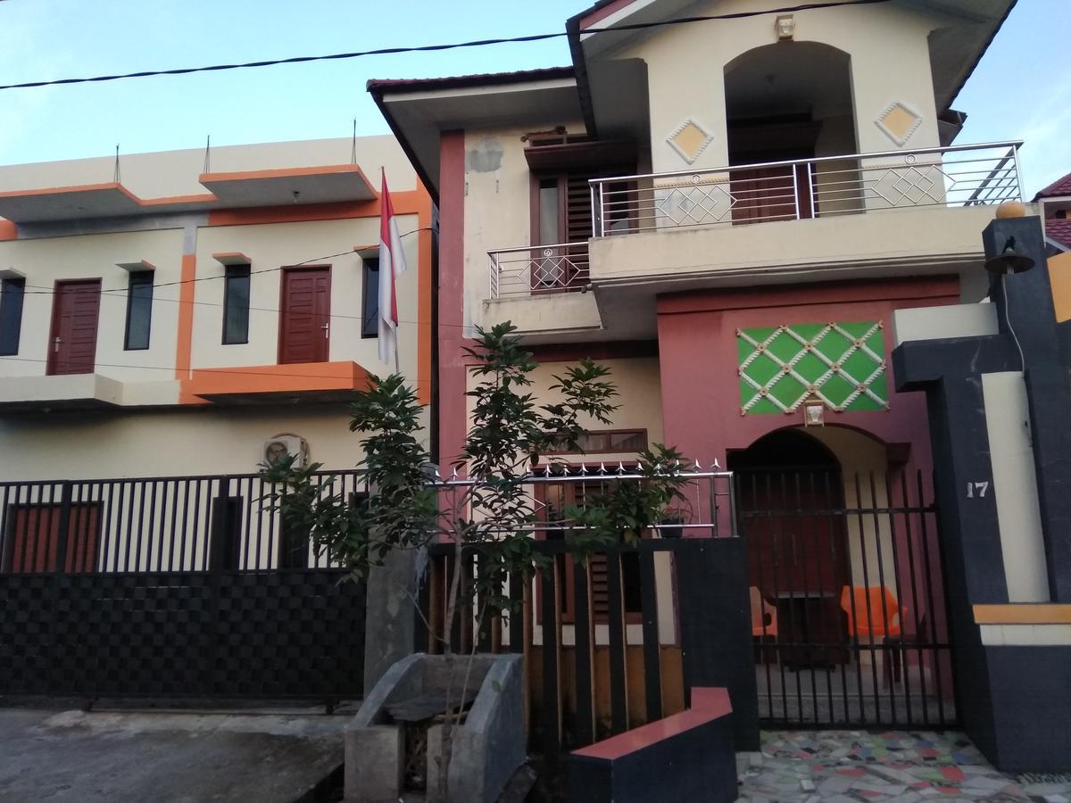 Pondok Cemara Hotel Medan Exterior photo