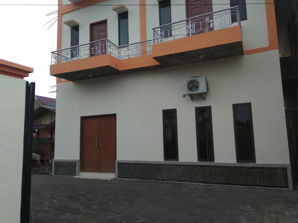 Pondok Cemara Hotel Medan Exterior photo